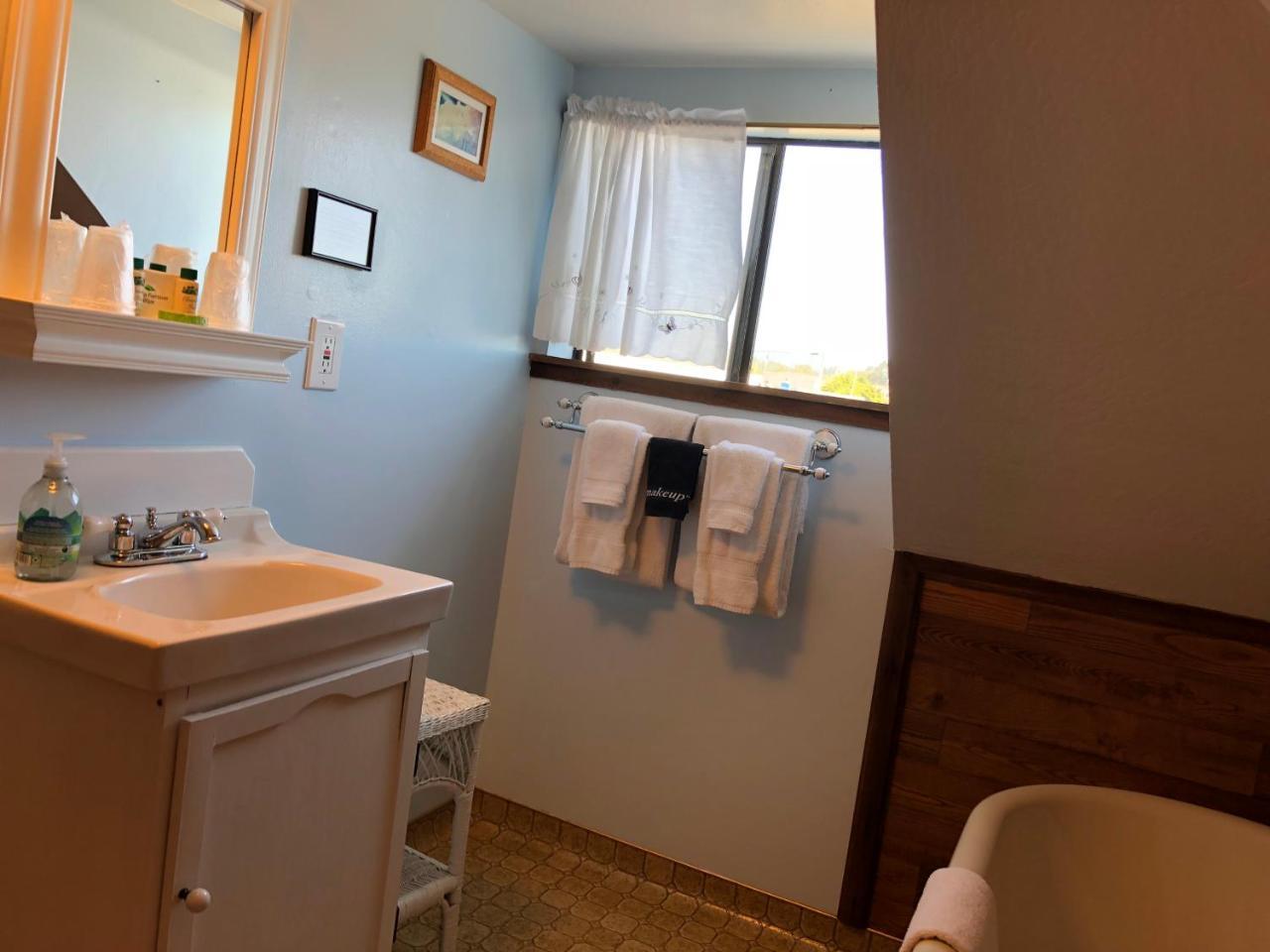 Country Inn Guesthouse Fort Bragg Bagian luar foto